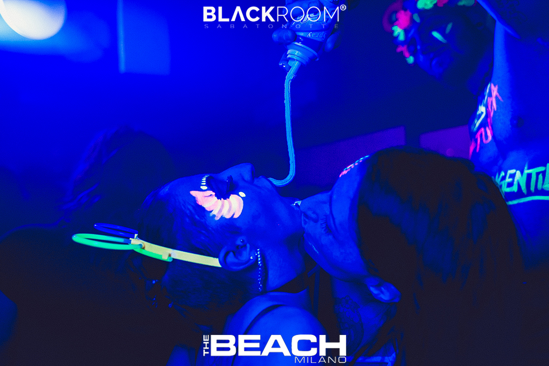 fluoparty_thebeach